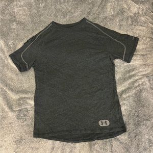 Under Armour men’s charged shirt, large